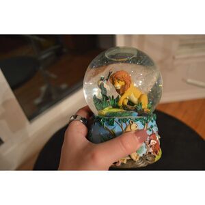 Disney The Lion King Snow Globe – Vintage Simba and Rafiki Music Box